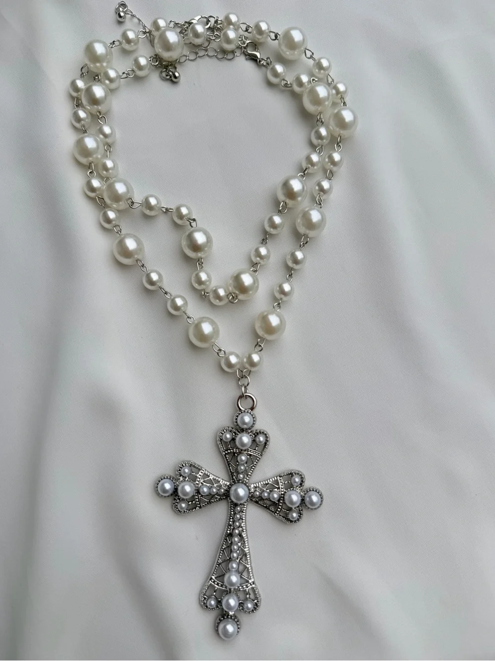 White Pearl Bead Necklace with Ornate Silver Cross Pendant